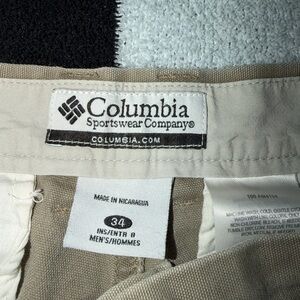 Columbia Men's Shorts in Light Khaki